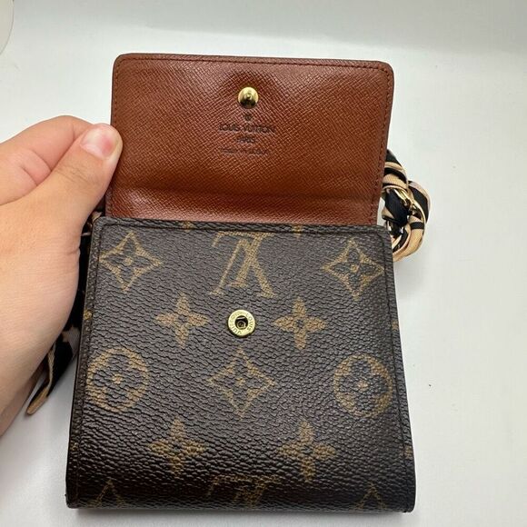 Louis Vuitton Monogram Elise Wallet - Picture 7 of 16